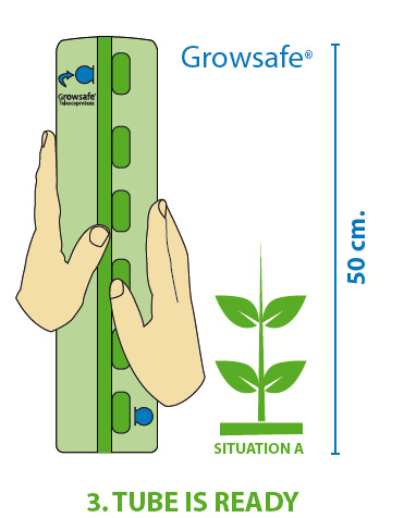 De plantenbeschermer van Groasis is 50 centimeter hoog en kan meegroeien met de boom of plant