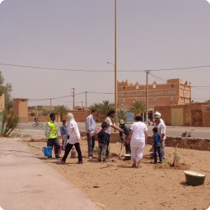 47. Tagounite April 18   everyone is happy to help with the plantation of the trees