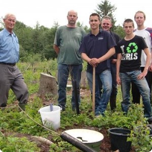 19 The planting group Experiment Naturemonuments Holland June 2010