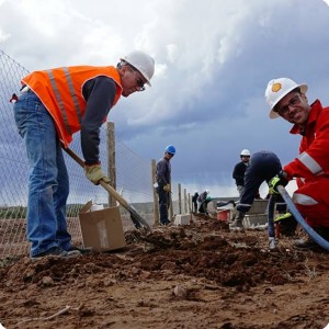 43 20180917   Enrique Brian  Shell   together with Federico Boggio  Hakis  are working together and happy with the planted saplings