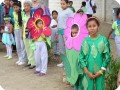 12 We went to plant on the school in Santa Helena and we were received by living flowers 