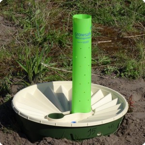 8 Growsafe Telescoprotexx 50 cm high together with Groasis Waterboxx