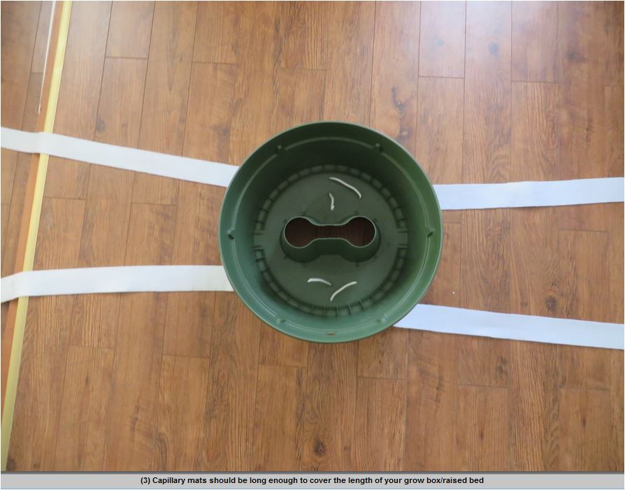 Spread the capillary mats. The Groasis Waterboxx ensures equal distribution of the water through the mats 