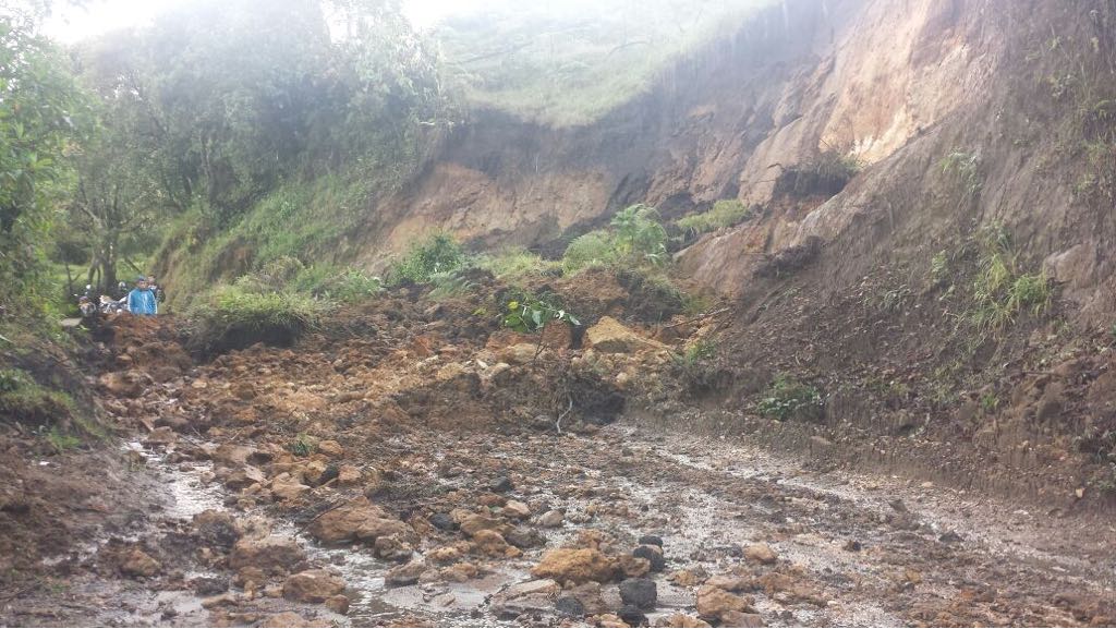 20180219 1 Due to the heavy rainfall the Groasis and WFP members couldnt reach the plant sites for hours 